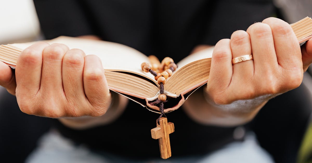 découvrez l'importance de la réconciliation pour apaiser les conflits, restaurer les relations et promouvoir la paix durable.