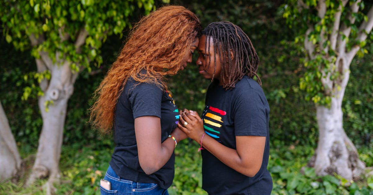 découvrez l'importance des relations humaines, comment les construire et les entretenir pour un épanouissement personnel et mutuel.