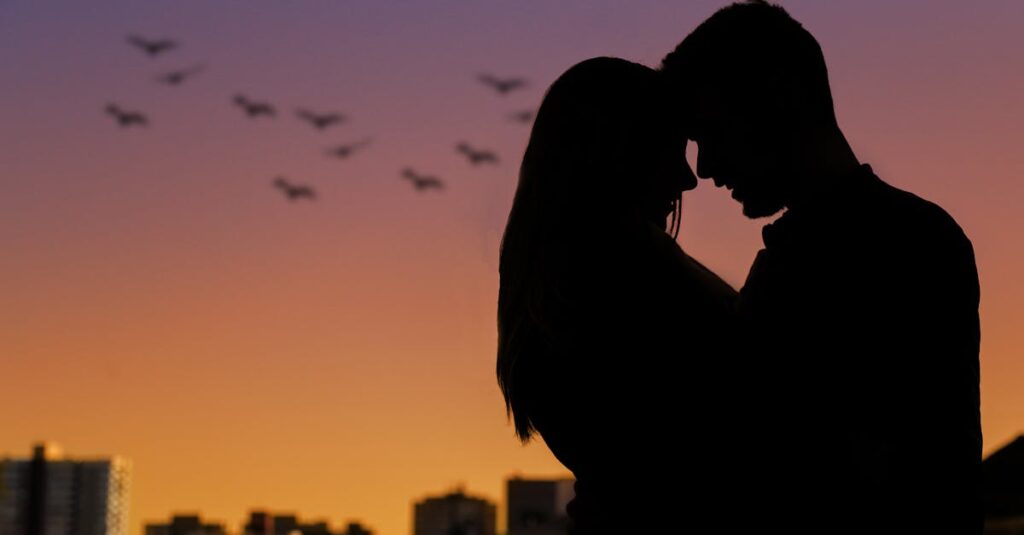 découvrez ce qu'est le sexting, ses enjeux, conseils de sécurité et comment le pratiquer de manière responsable et consensuelle.